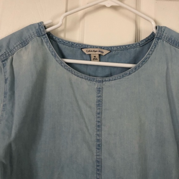 *SOLD* 
Calvin Klein Chambray Top - Picture 3 of 3